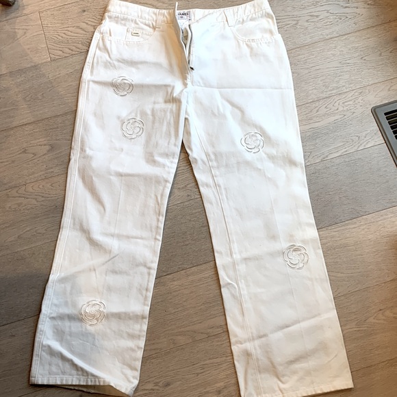 RARE🤍CHANEL 03C Camellia Flower 90’s Baggy Laser Cut Barrel White Vintage Jeans - Picture 1 of 16